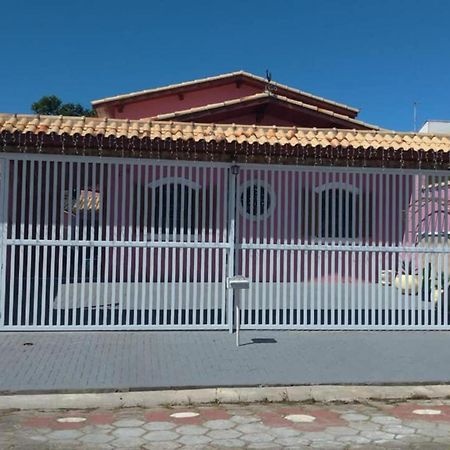 Casa Rosa de Peruíbe - Casa de Temporada 3 dormitórios, 10 hóspedes, piscina, wi-fi, netflix, 800 metros da praia Exterior foto