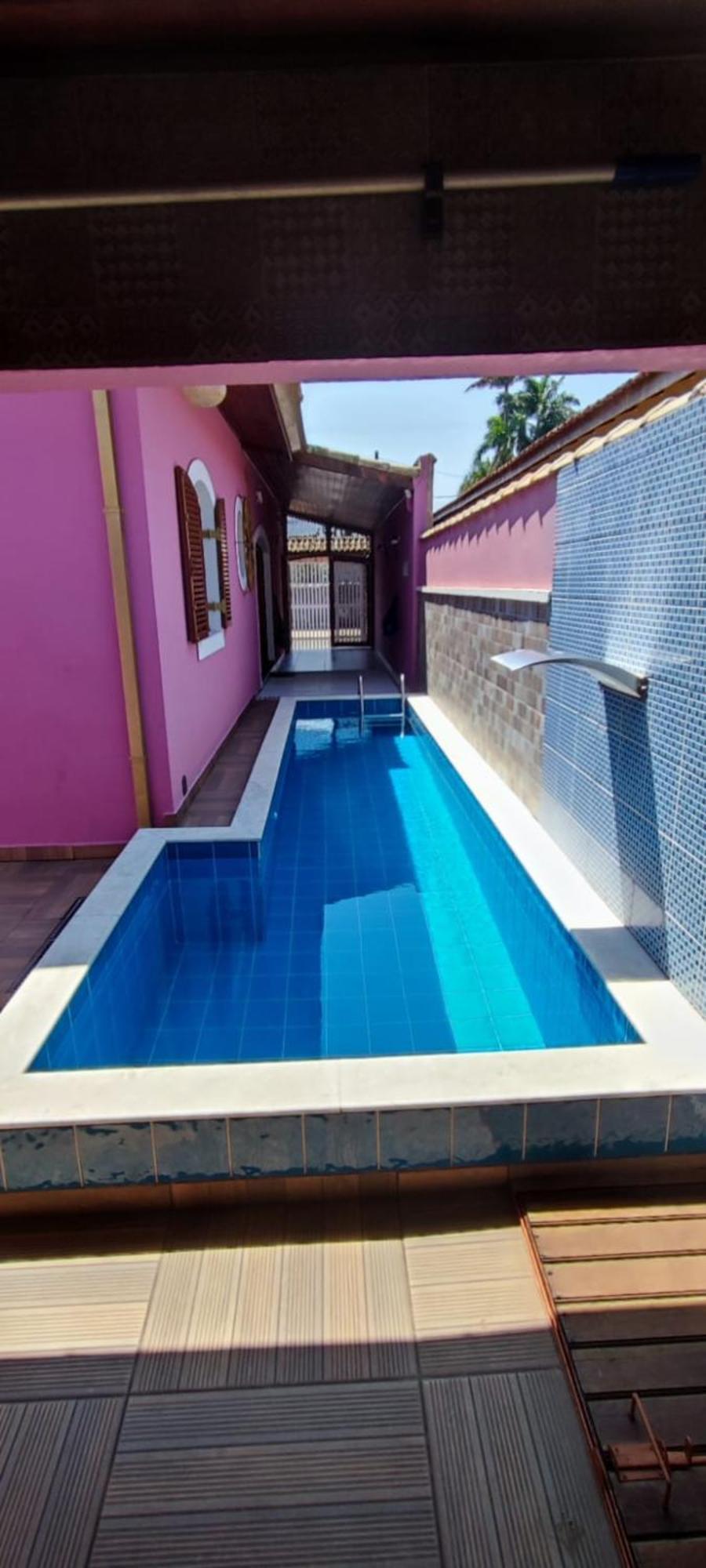 Casa Rosa de Peruíbe - Casa de Temporada 3 dormitórios, 10 hóspedes, piscina, wi-fi, netflix, 800 metros da praia Exterior foto